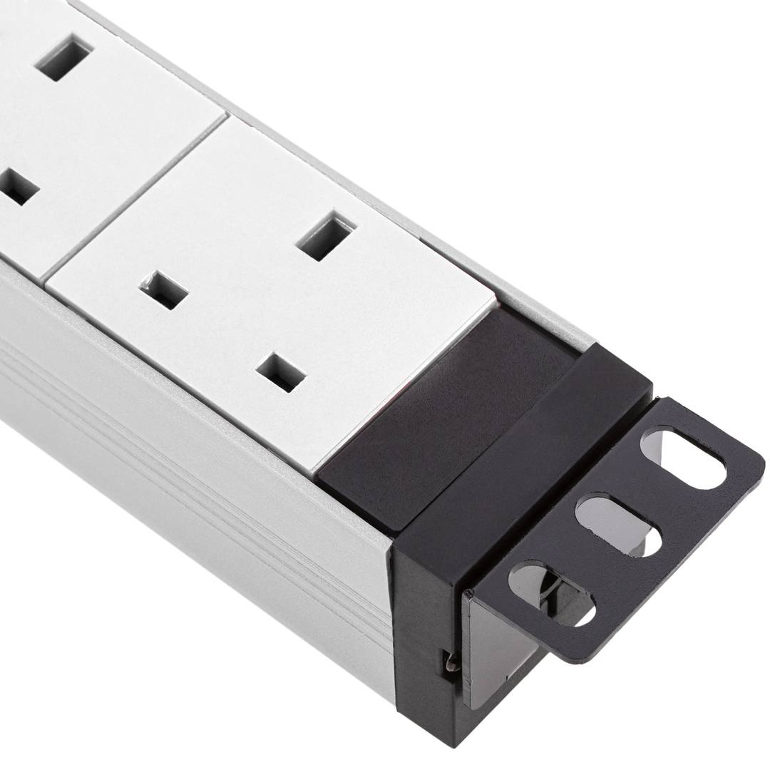 Multipresa per armadio rack 19” 1U con involucro in PVC bianco e grigio 7 UK BS