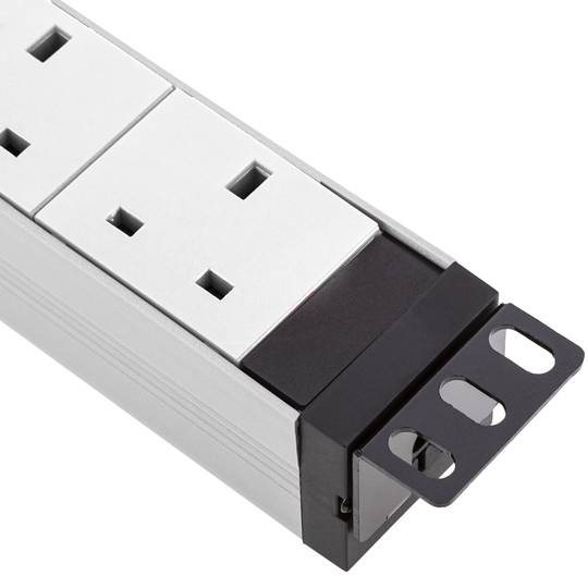 Multipresa per armadio rack 19” 1U con involucro in PVC bianco e grigio 7 UK BS