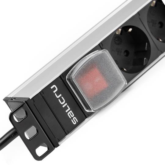 Listwa zasilająca Salicru z 12 gniazdami IEC C13 do szaf 1U 19