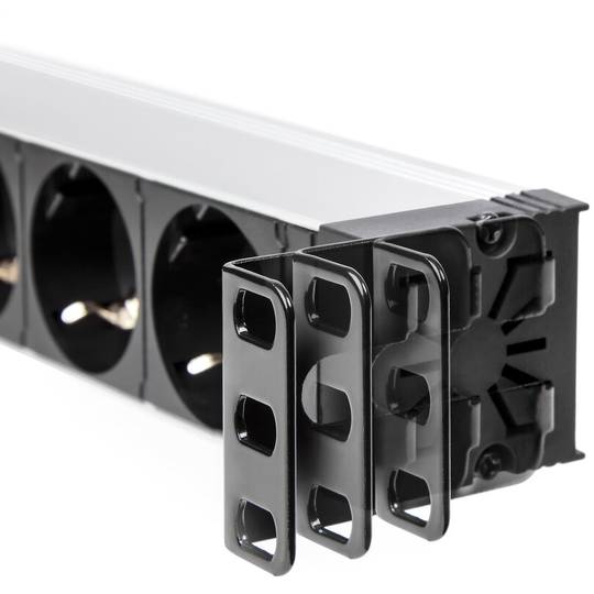 Presa di corrente Salicru con 8 prese Schuko per rack 1U 19