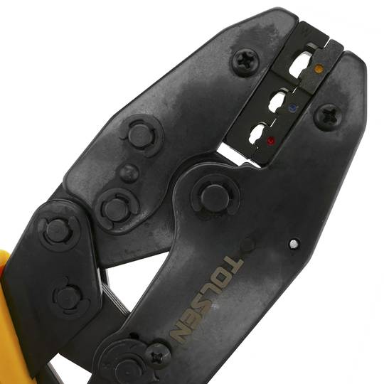 Crimping tool for insulated electrical cable ends connector terminals