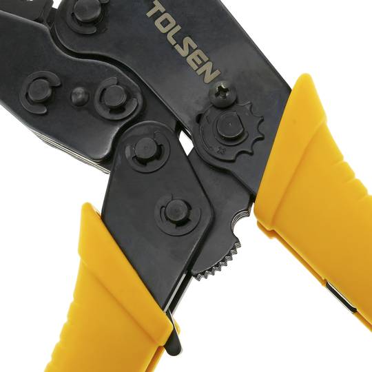 Crimping tool for insulated electrical cable ends connector terminals