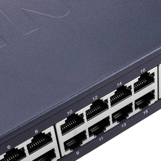 Commutateur LAN switch 10/100Mbps 24UTP rack19
