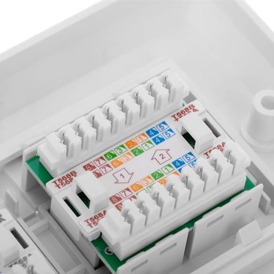 140x80 piastra a muro per 4 RJ45 UTP Cat.5e