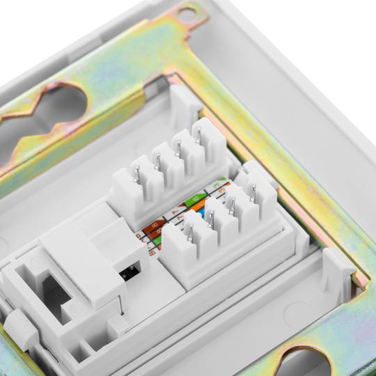 Caja de pared o canaleta de 80x80 con 1 RJ45 UTP Cat.6 568B