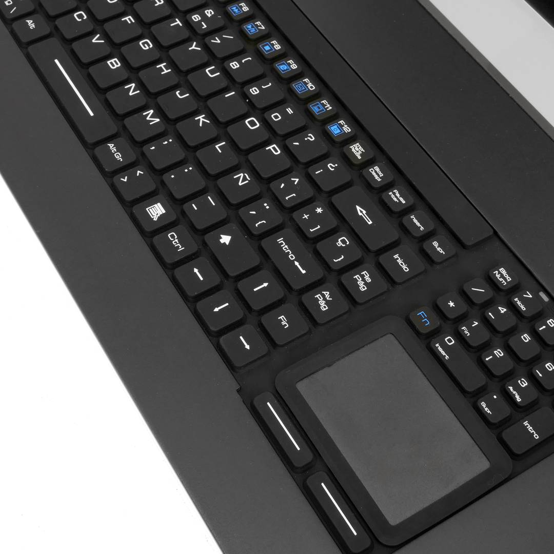 Konsola i przełącznik KVM IP65 8-portowy stojak 19