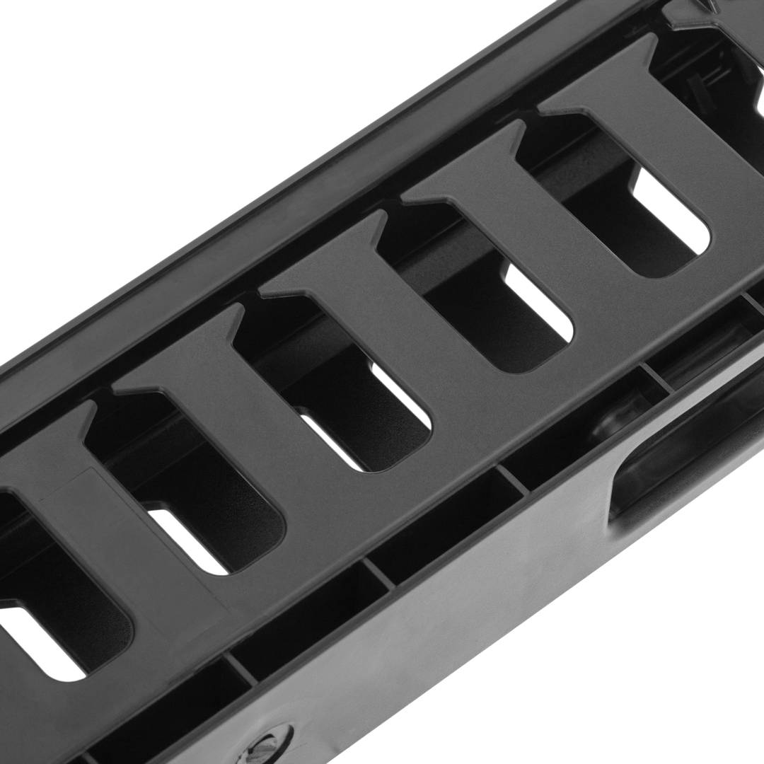 Kunststof kabelgeleidingspaneel voor 19