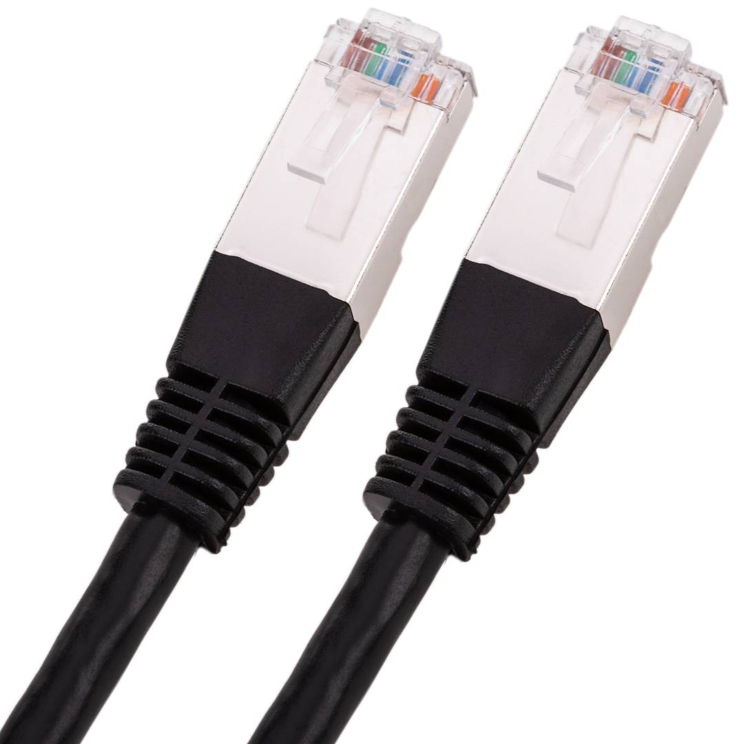 Czarny kabel sieciowy Ethernet FTP kat. 6 o długości 0,5 m