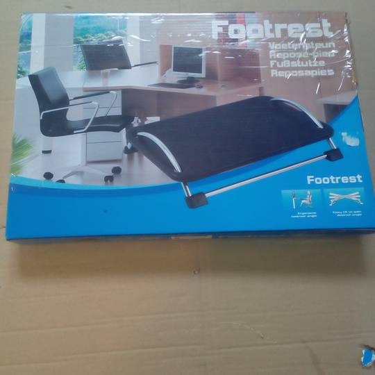 Adjustable footrest 433x285mm metal