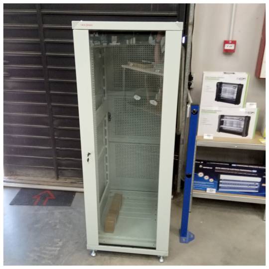 Rack cabinet 19 