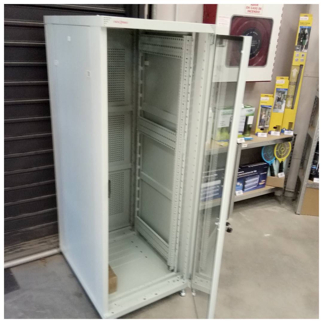 Rack cabinet 19 