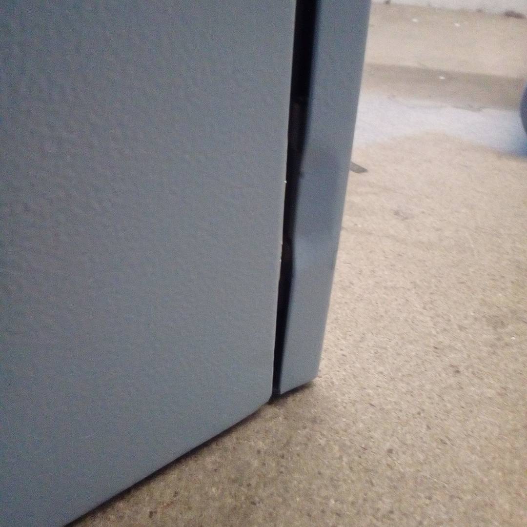 Metal electrical distribution box with IP65 protection for fixing to a pole 200 x 250 x 150 mm