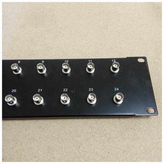 Patchpaneel rack19 24-poorts BNC-female 2U