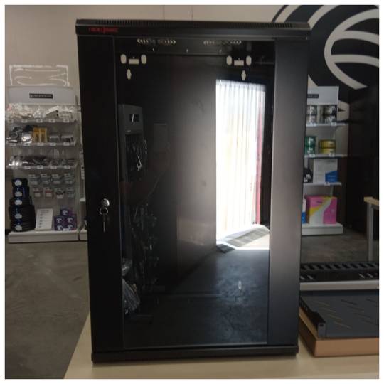 Szafa ścienna rack 19