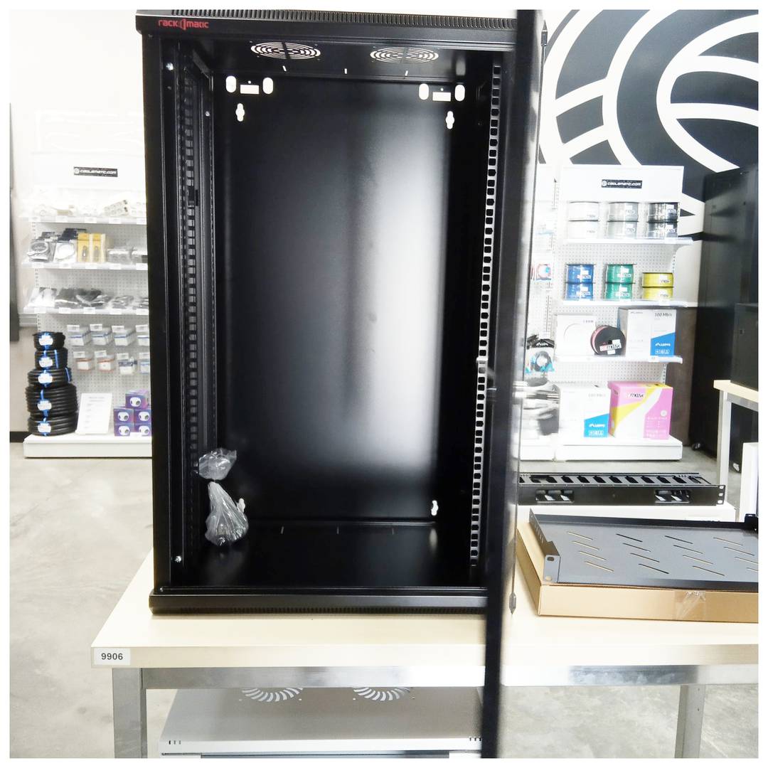 Szafa ścienna rack 19