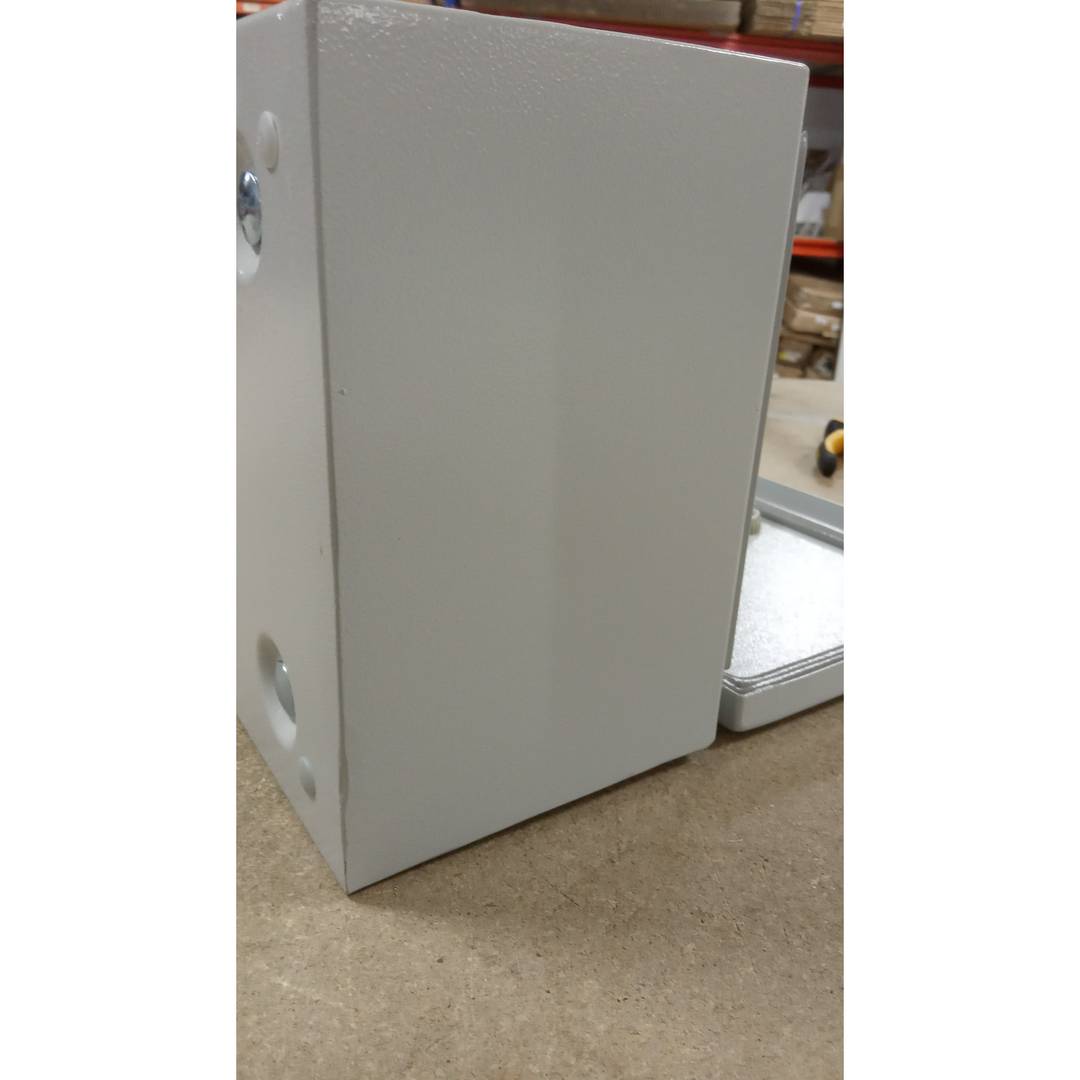 Metal electrical distribution box with IP65 protection for wall mounting 300x200x150mm