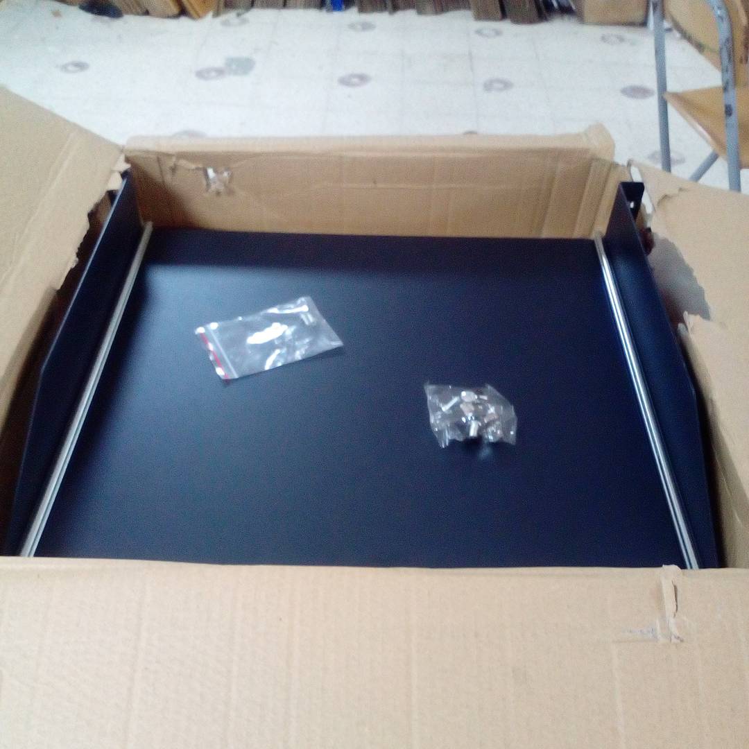 Safata telescòpica rack19 2U F400 fixació frontal