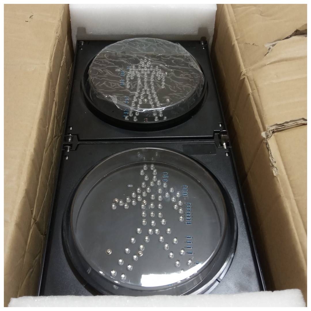 Semáforo para interior y exterior IP65 negro de 2 x 200mm de 12-24V con verde y roja para peatones