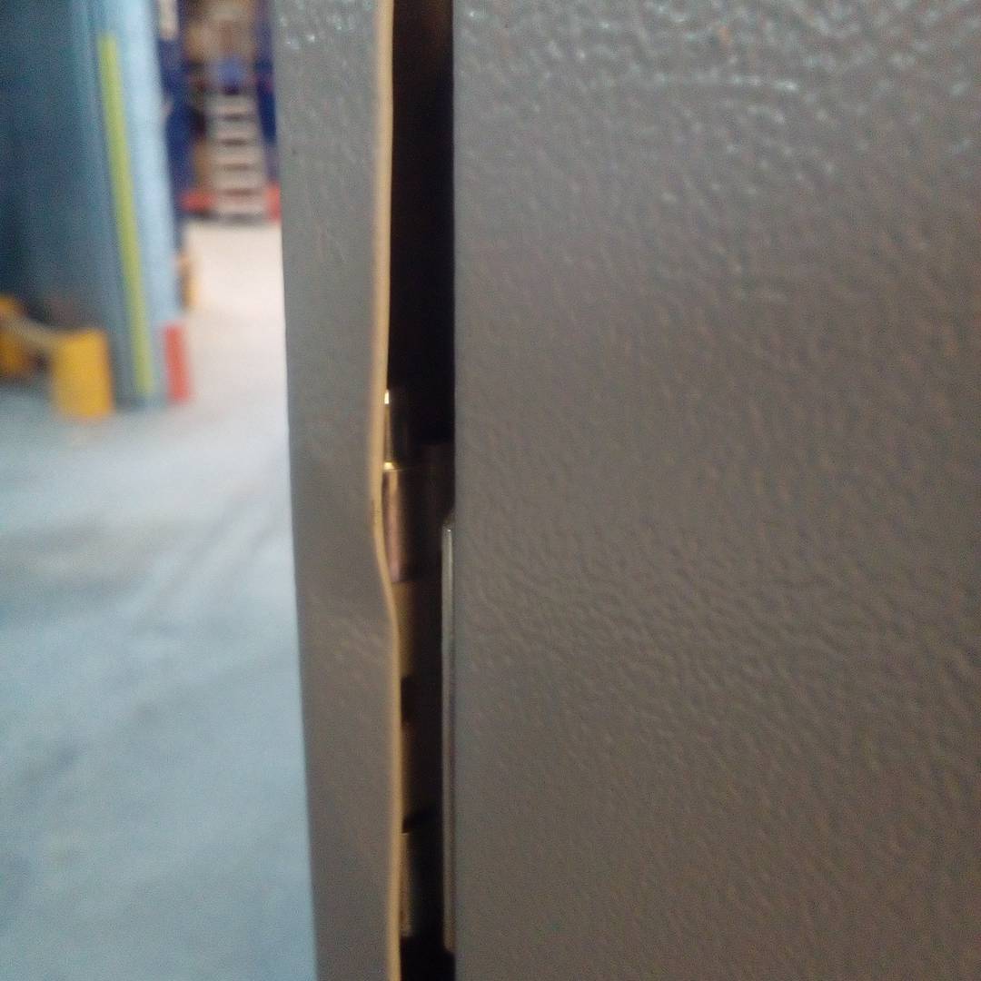 Scatola di distribuzione elettrica metallica con protezione IP65 per installazione a parete 400x400x150mm