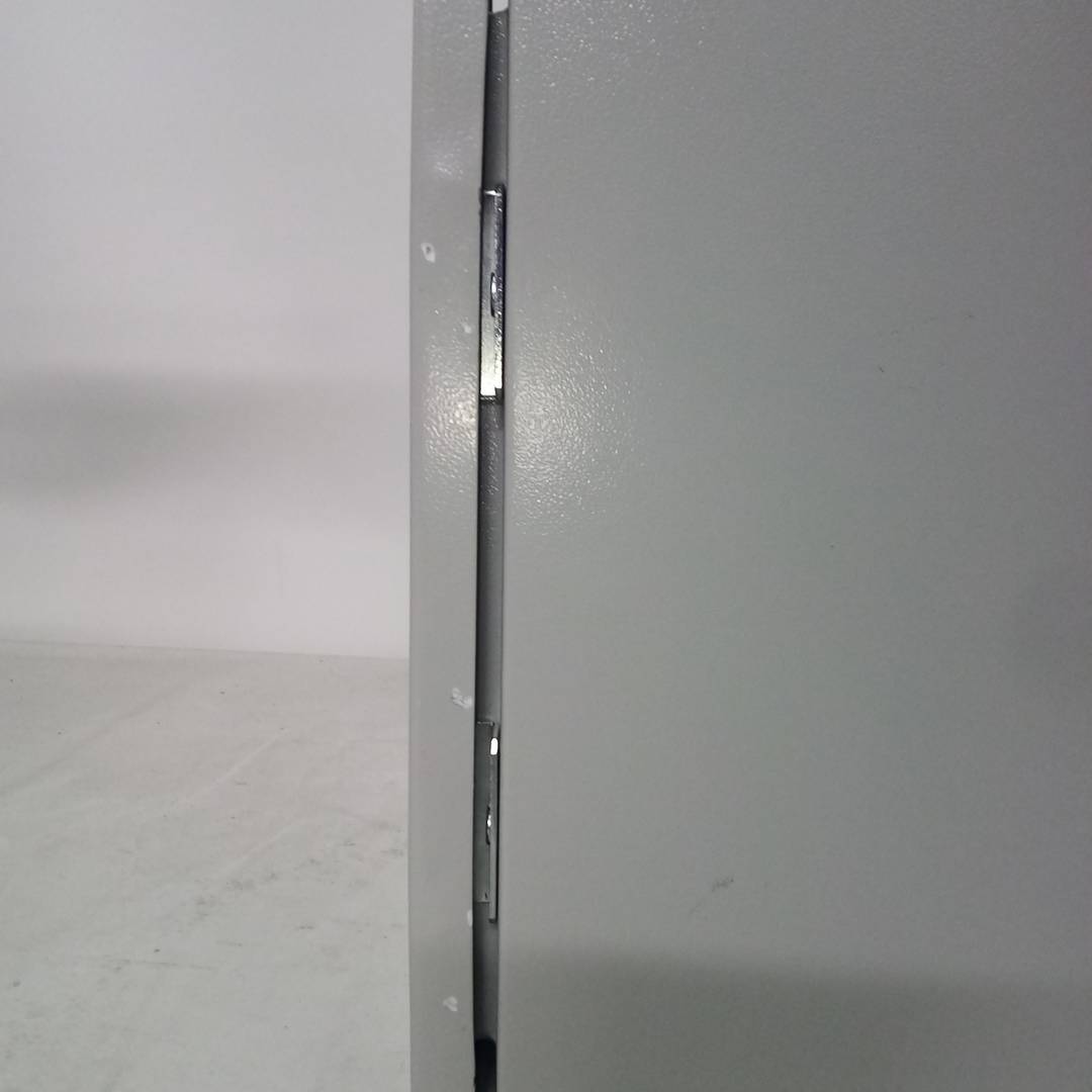 Caixa de distribuição elétrica metálica com proteção IP65 para montagem em parede 300x300x200mm