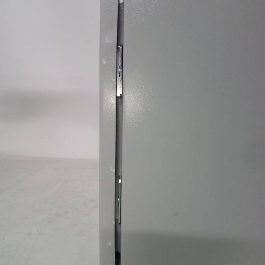 Caixa de distribuição elétrica metálica com proteção IP65 para montagem em parede 300x300x200mm