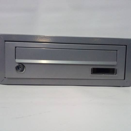 Skrzynka na listy metalowa na listy i pocztę szara nabiurkowa pozioma 300 x 392 x 113 mm