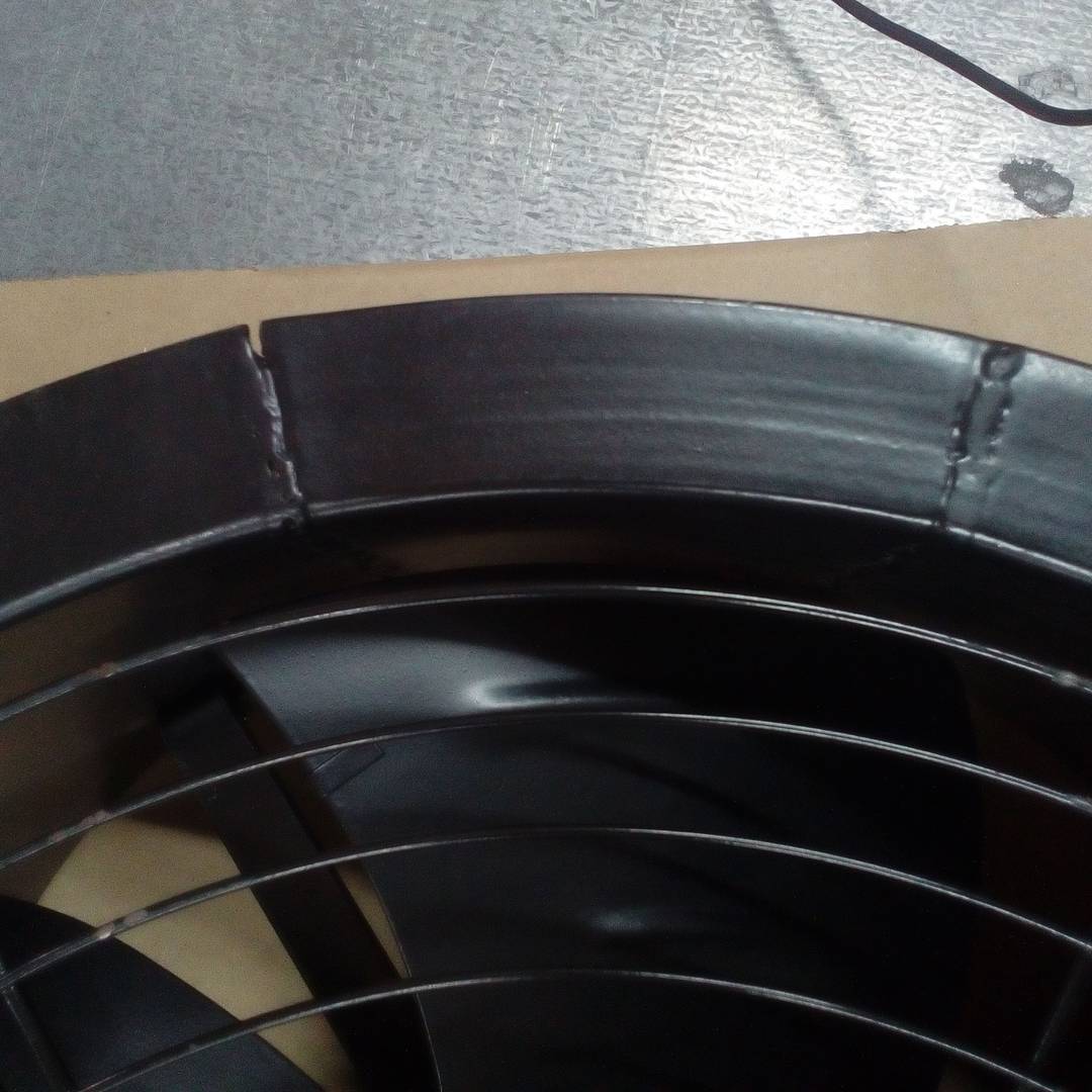 400 mm Rohrabsauger für Industrielüftung 1360 U/min rund 470x470x210 mm