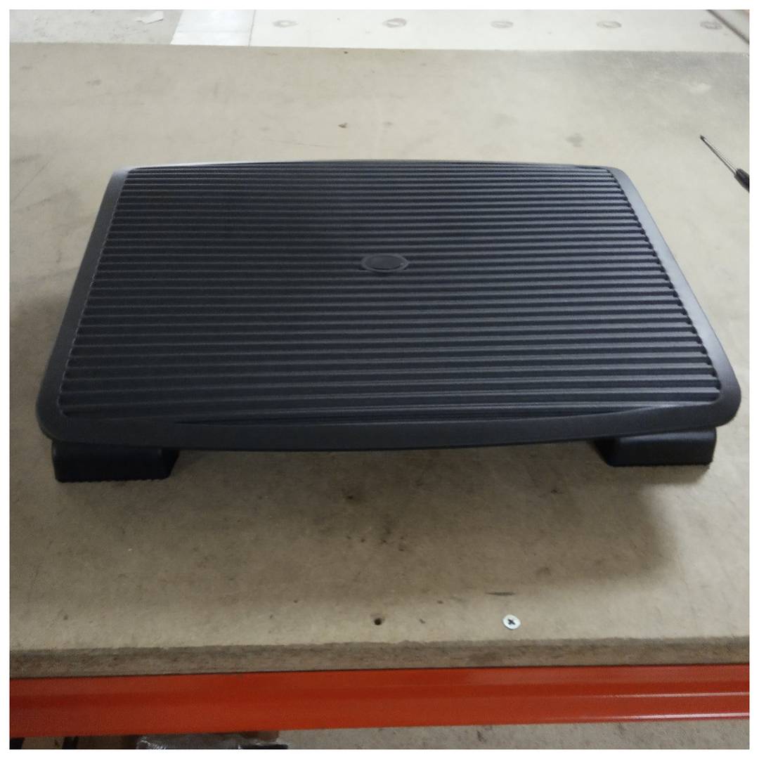 Zwarte kunststof verstelbare platformvoetsteun 450 x 350 mm