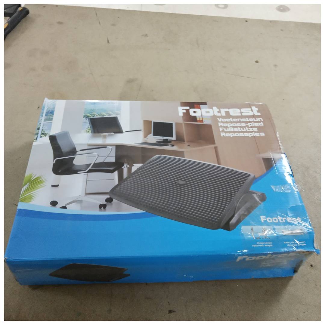 Zwarte kunststof verstelbare platformvoetsteun 450 x 350 mm