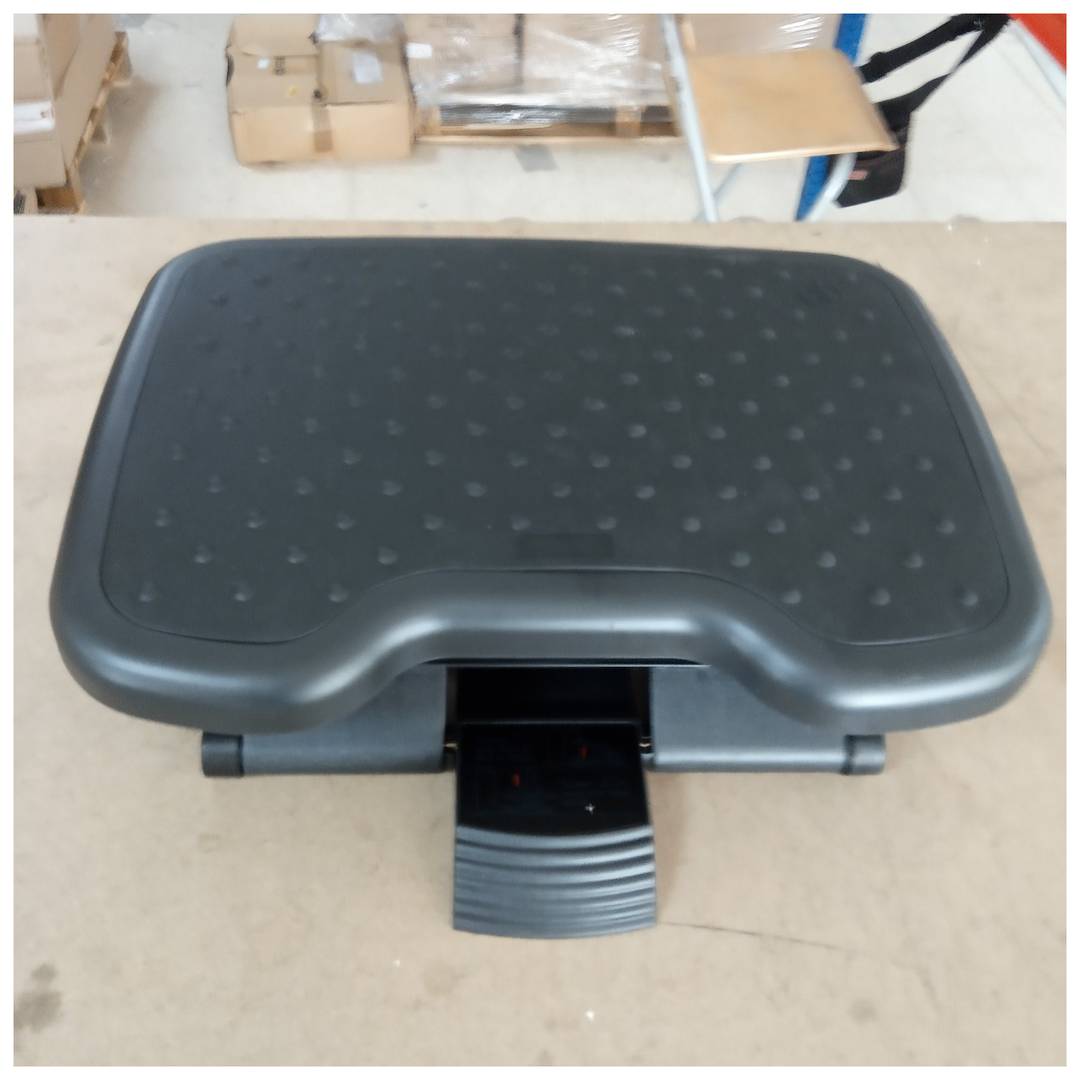 Poggiapiedi con pedana regolabile in plastica nera 460 x 340 mm gomma 3 livelli