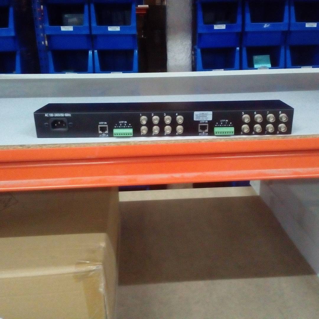 Transceptor de vídeo actiu per a rack 19 