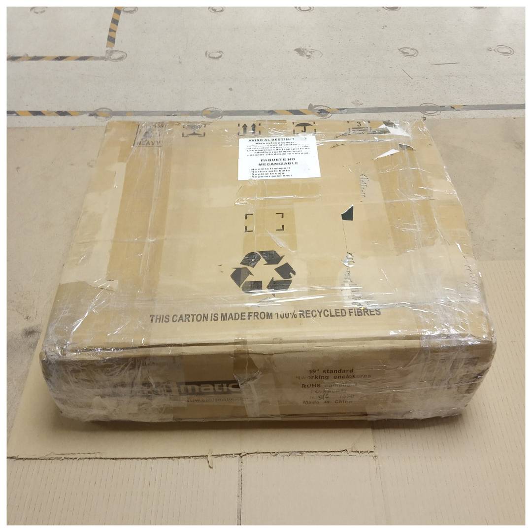 Wandrackschrank 19'' 9HE 570x600x520mm Wand SOHORack zerlegt DIY von RackMatic