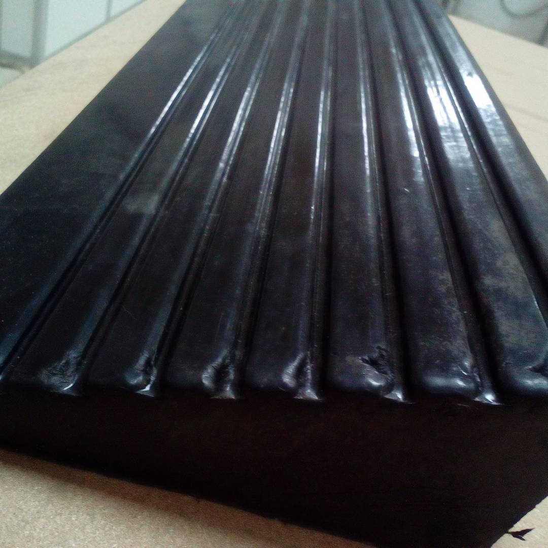 Rubberen oprijplaat 60 x 25 x 10 cm