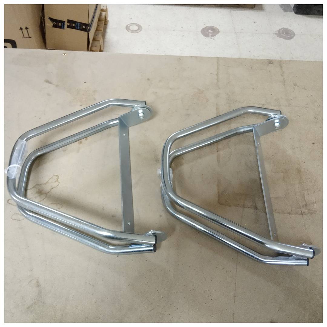 Support for parking bicycles on the wall Adjustable parking for 2 bikes