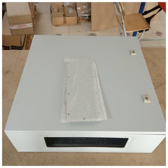 Boîte de distribution électrique en métal avec protection IP65 pour montage mural 600x600x200mm