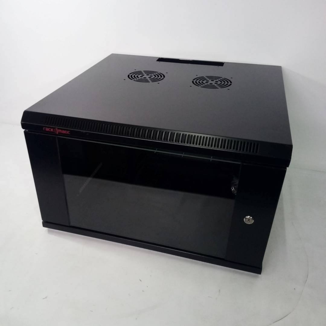 Armário de rack montado na parede 19'' 6U 600x600x370mm montado na parede SOHORack por RackMatic