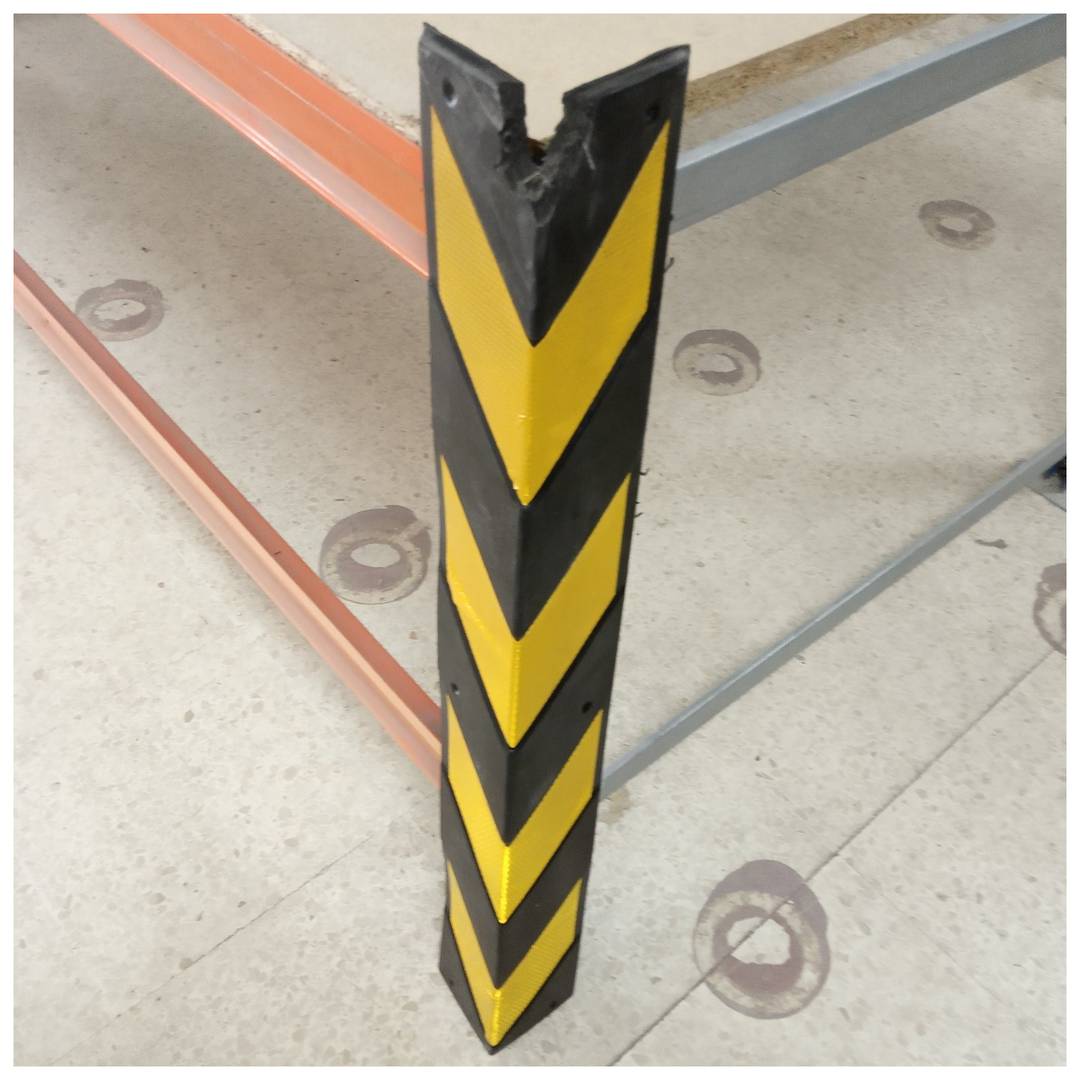 80cm reflective rubber protector for corners in black and yellow