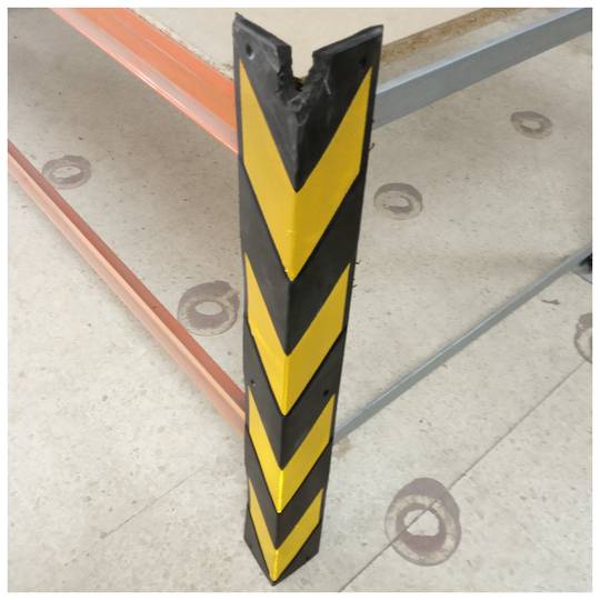 80cm reflective rubber protector for corners in black and yellow