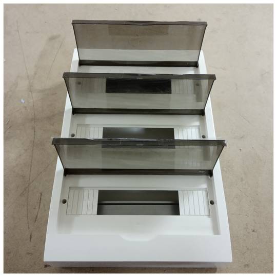 Skrzynka rozdzielcza z 42 modułami o powierzchni 17,5 mm wykonana z tworzywa ABS SPN IP40