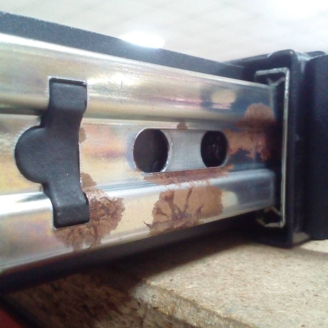 Telescopic tray for 1U rack and 370mm depth for keyboard