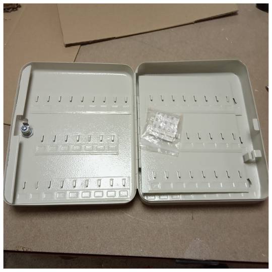 Armadio portachiavi con 100 ganci chiudibili a chiave