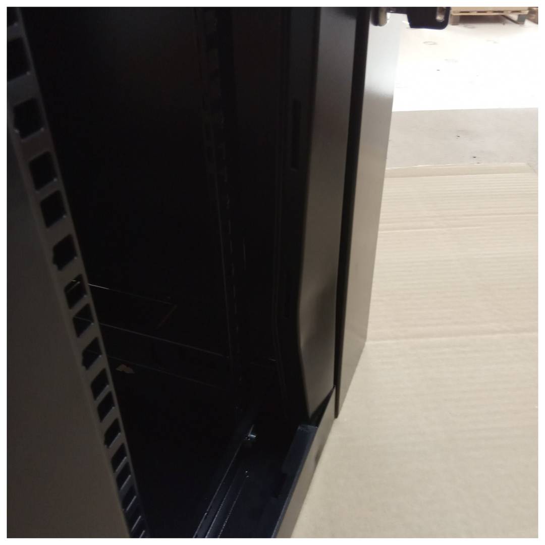 Wandgemonteerde rackkast 19