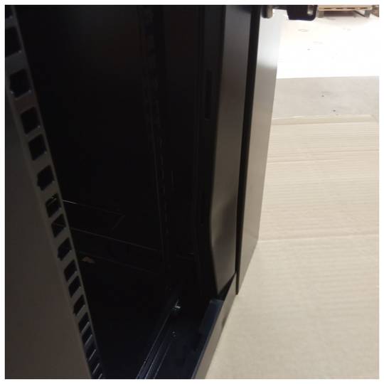 Wandgemonteerde rackkast 19