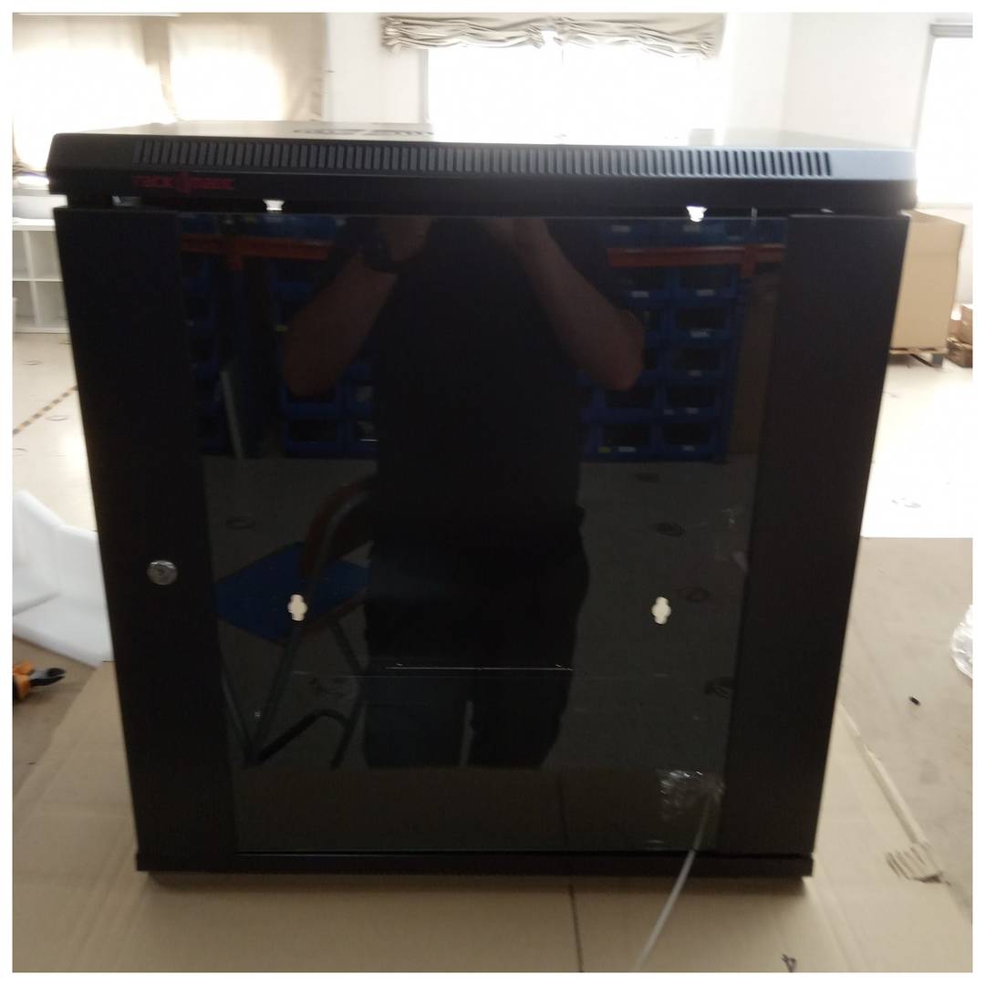 Wandgemonteerde rackkast 19