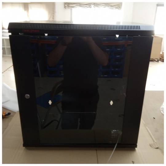 Wandgemonteerde rackkast 19