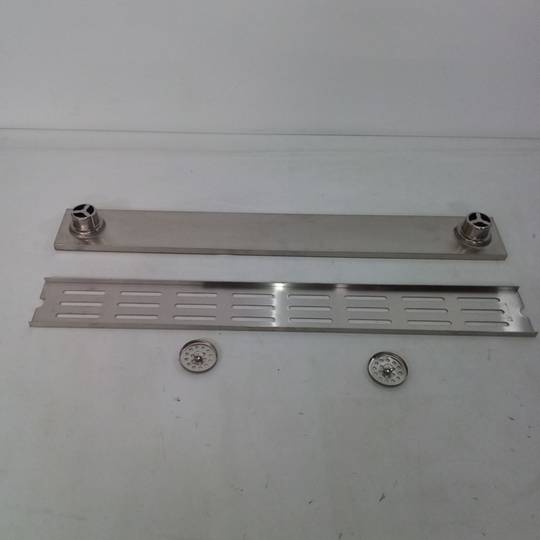 Canaleta de doble desagüe 80x10cm con rejilla en acero inoxidable mate