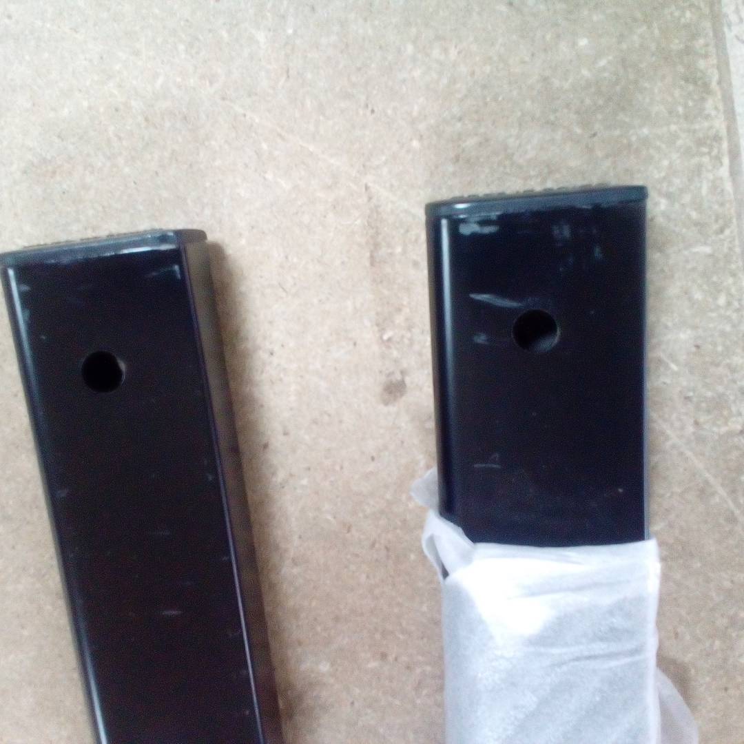 Stojak na broszury 48 x 37 x 132 cm z 4 przegrodami na broszury i czasopisma