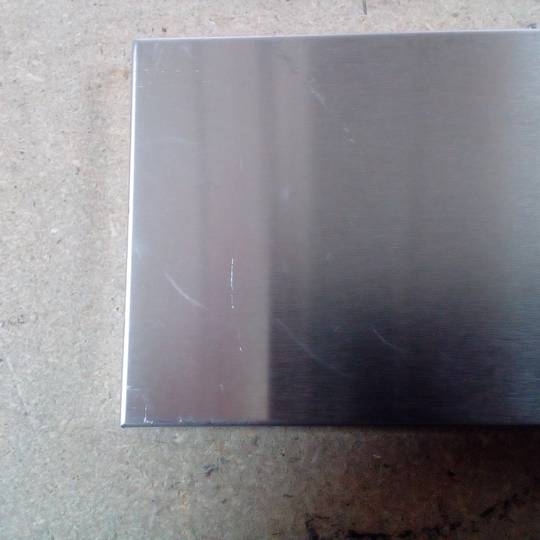 Canaleta de desguàs 80x7.5cm amb reixeta en acer inoxidable mat