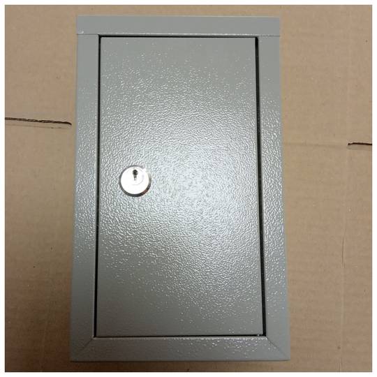 Skrzynka na zwrot kluczy. Szare pudełko na darowizny. Puszka ścienna 140 x 76 x 232 mm