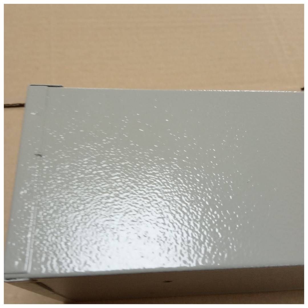 Skrzynka na zwrot kluczy. Szare pudełko na darowizny. Puszka ścienna 140 x 76 x 232 mm